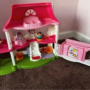 Happy sounds sweet home dollhouse